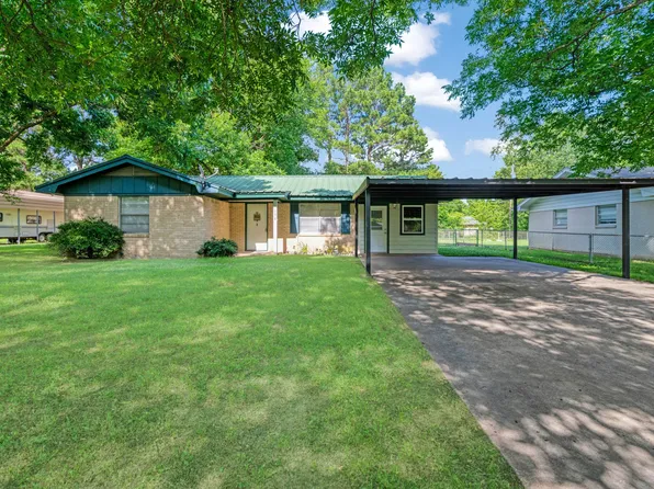 130 1st St NE, Detroit, TX 75436