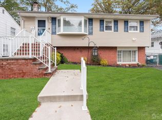 205 E Louis Pl, Iselin, NJ 08830