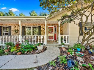 202 Schmitt Ln, Metamora, IL 61548