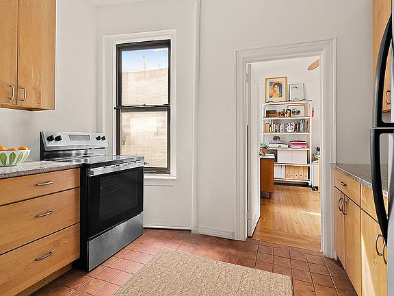 4th image of 14 Prospect Park #47