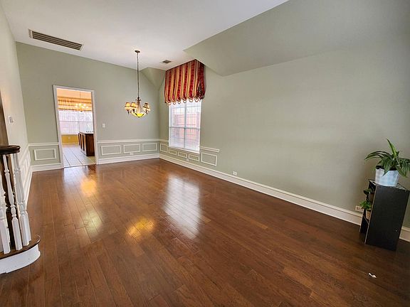 3rd image of 8001 Ashby Ct