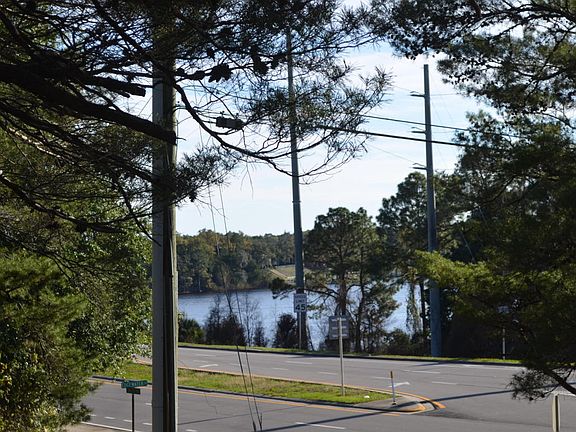 2nd image of 2427 Edgewater Dr