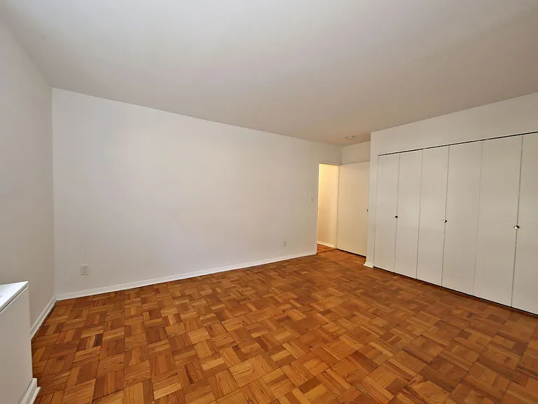 Apartment for Rent — Photo 6