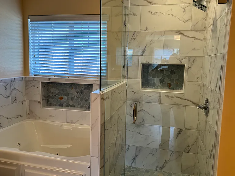 Primary suite Shower and soaking tub
