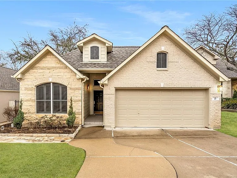 27 Troon Dr — Photo 1