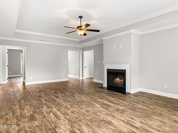 5th image of 215 Montgomery Farms Dr