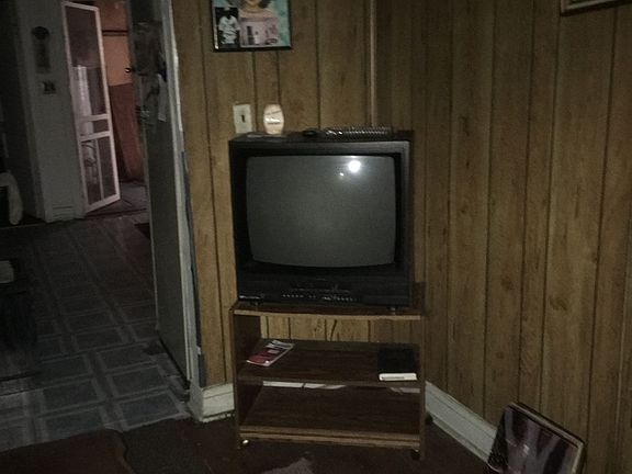 4th image of 4919 Melville Ave