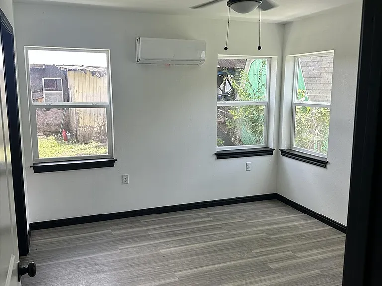 6812 Avenue Q #C — Photo 3