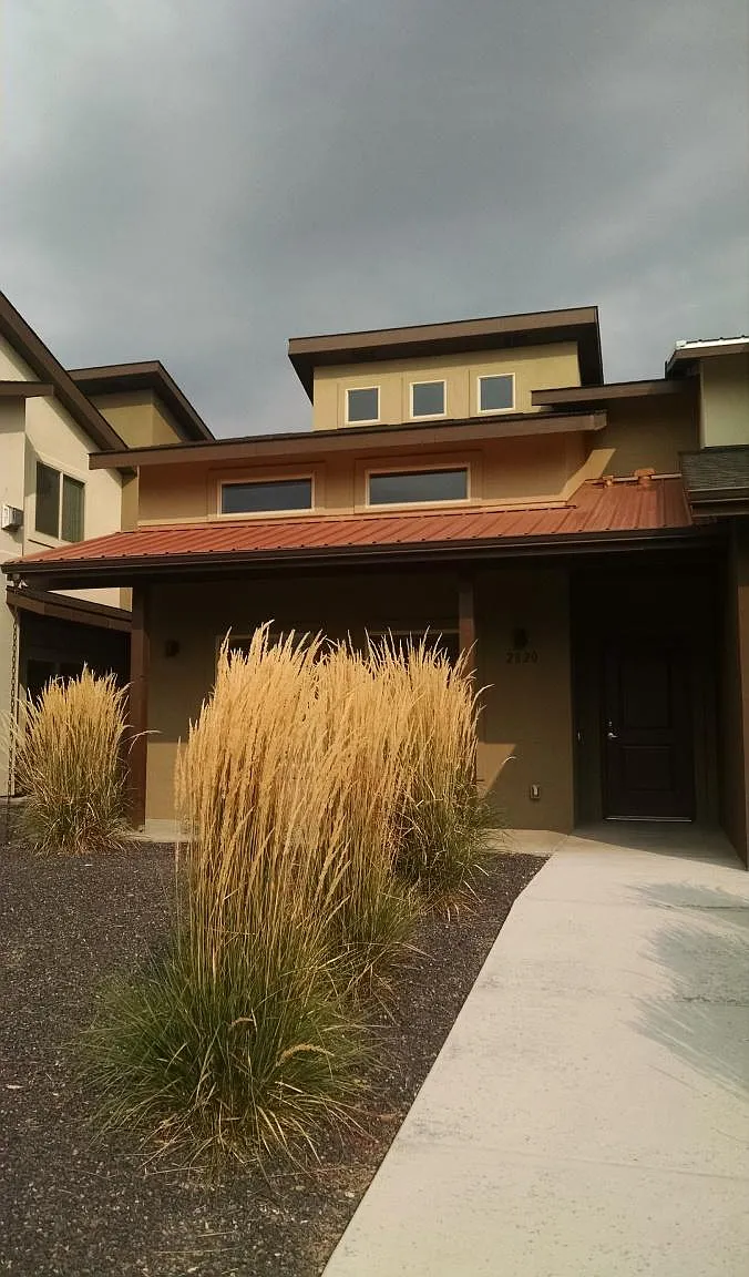 3 bed, 2.5 bath, 1730 sqft, $2,095 — Photo 1