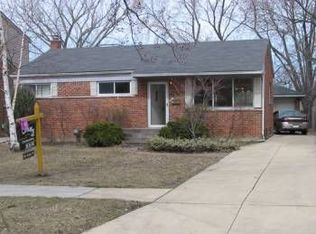 23345 Brookdale Blvd, Saint Clair Shores, MI 48082