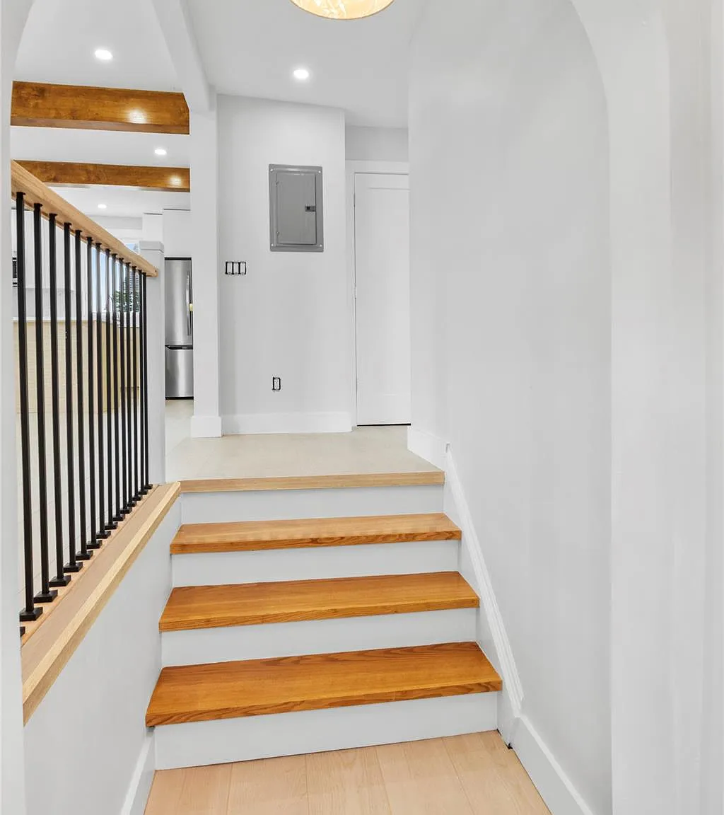 3 bed, 2.0 bath, 1300 sqft, $4,000 — Photo 4