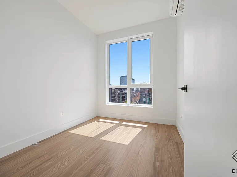105 Hawthorne St #4A — Photo 8