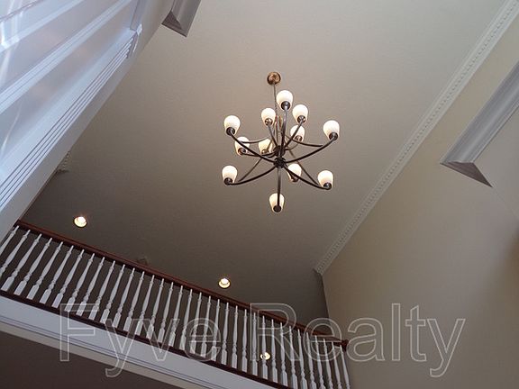 5th image of 4582 Sixpenny Cir
