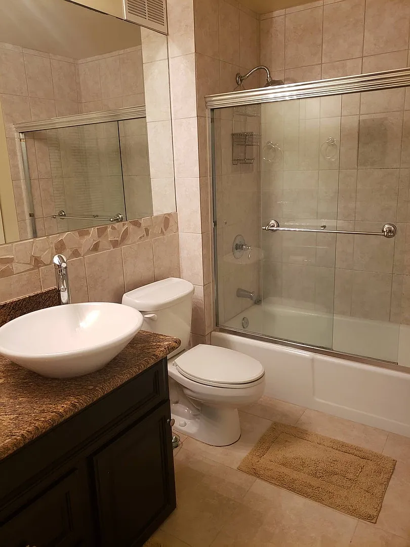 1350 Ala Moana Boulevard, 2 bedroom, 2 bath Fully Furnished — Photo 4