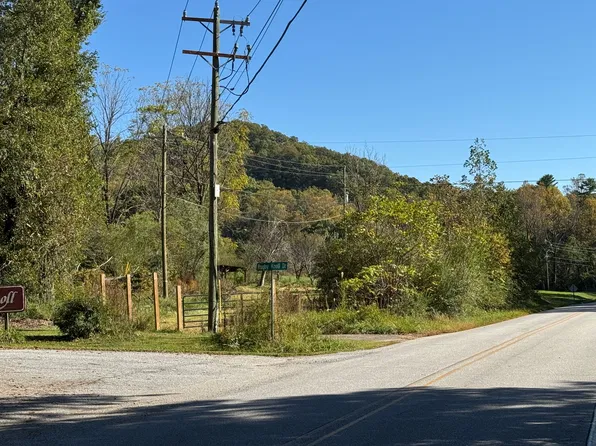 1310 Broyles Rd, Hendersonville, NC 28791