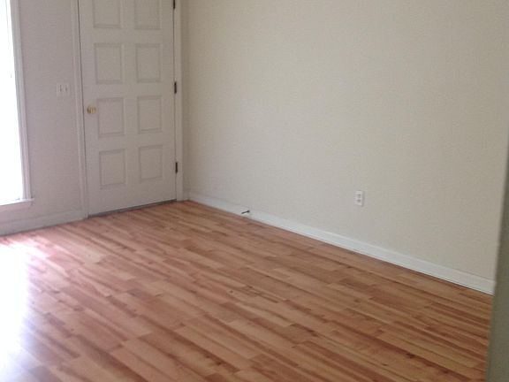 5th image of 2658 Leeds Ave