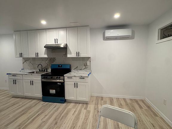 3rd image of 2337 Ludlam Ave #Basement