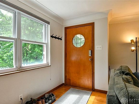 5th image of 454 Kling Dr