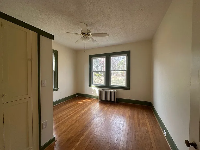 1321 Peaks St — Photo 7