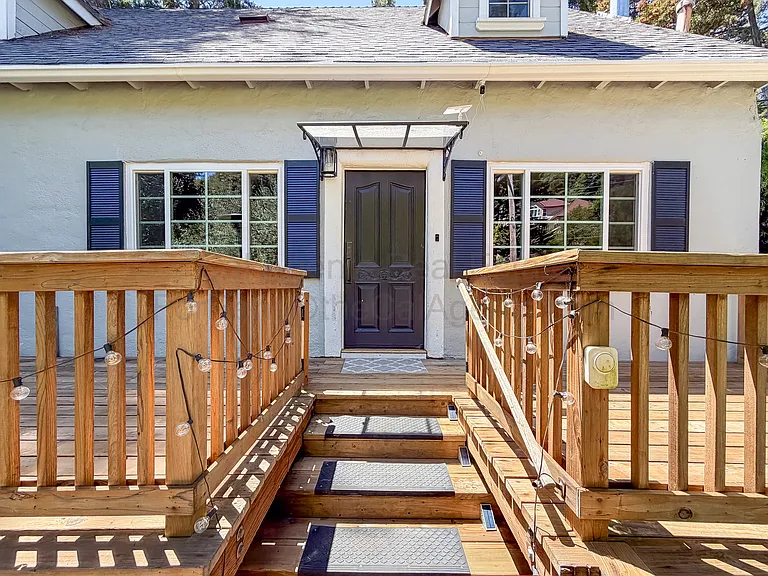 7352 Saroni Dr — Photo 25