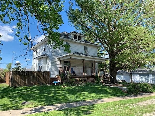1st image of 204 E Finley St