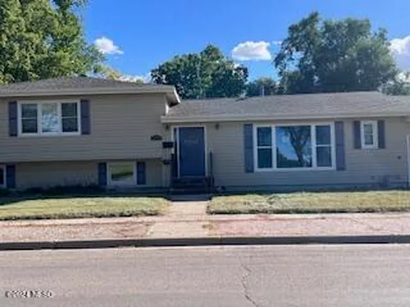 823 N Arch St, Aberdeen, SD 57401