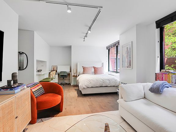 4th image of 295 Greenwich St APT 2N
