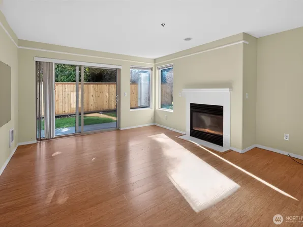 15345 Sunwood Boulevard #D104, Tukwila, WA 98188