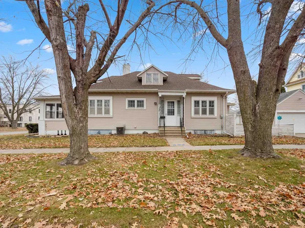403 Vermont St, Waterloo, IA 50701
