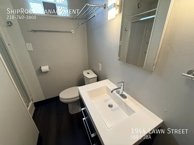 1944 Lawn St — Photo 22