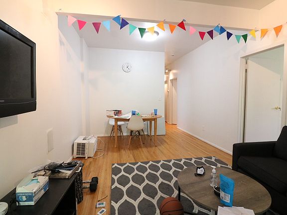 2nd image of 415 W 52nd St #5C