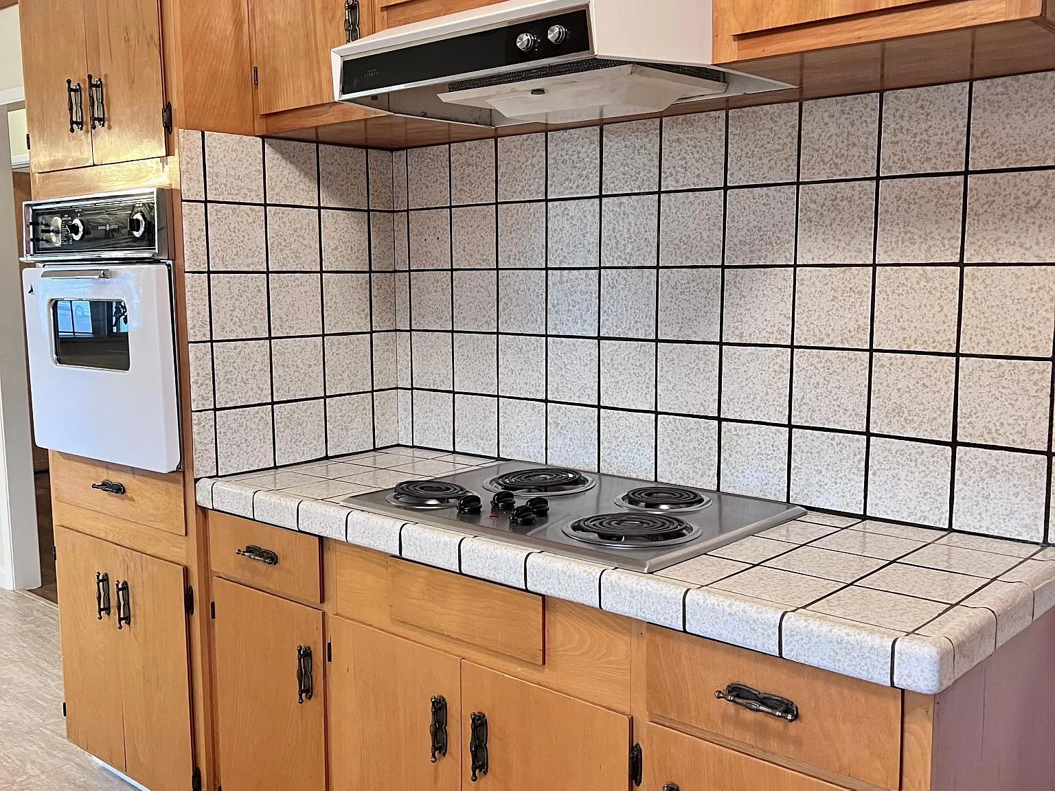 3 bed, 1143 sqft, $4,200 — Photo 4