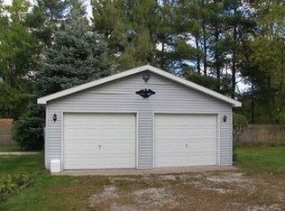 421 Star Ct, Knox, IN 46534