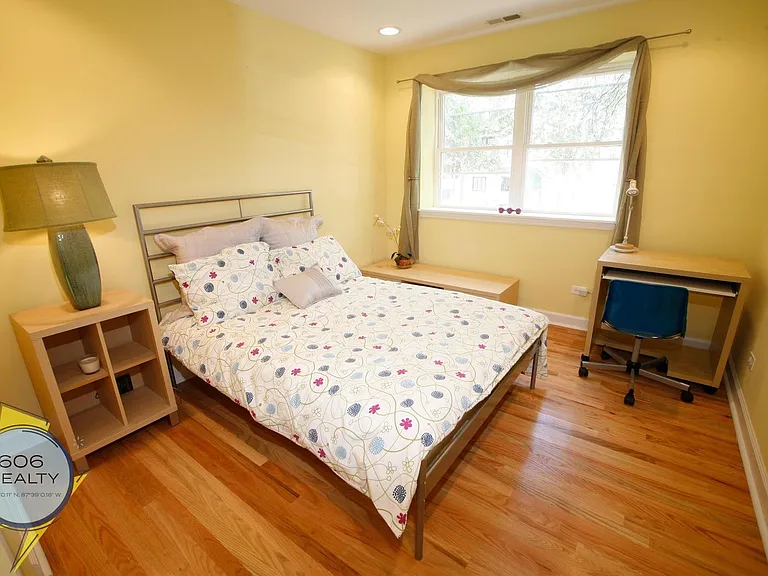 6954 N Greenview Ave — Photo 35