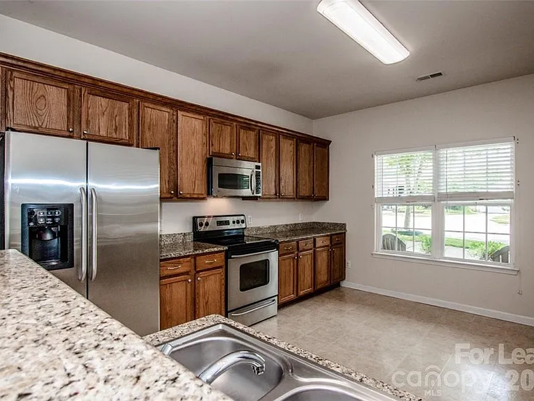 11133 Aprilia Ln — Photo 8