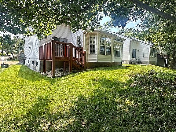 2nd image of 1002 Shire Ln