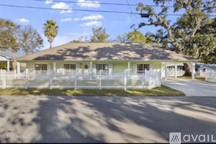 1st image of 162 Suter Pl