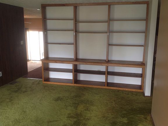 4th image of 2622 Stonington Ave