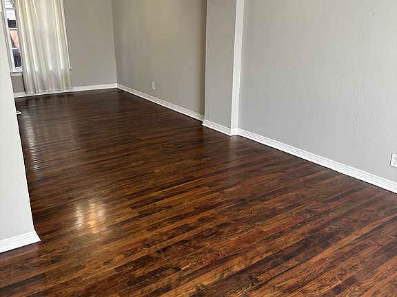 4th image of 6328 Bordeaux Ave #6328
