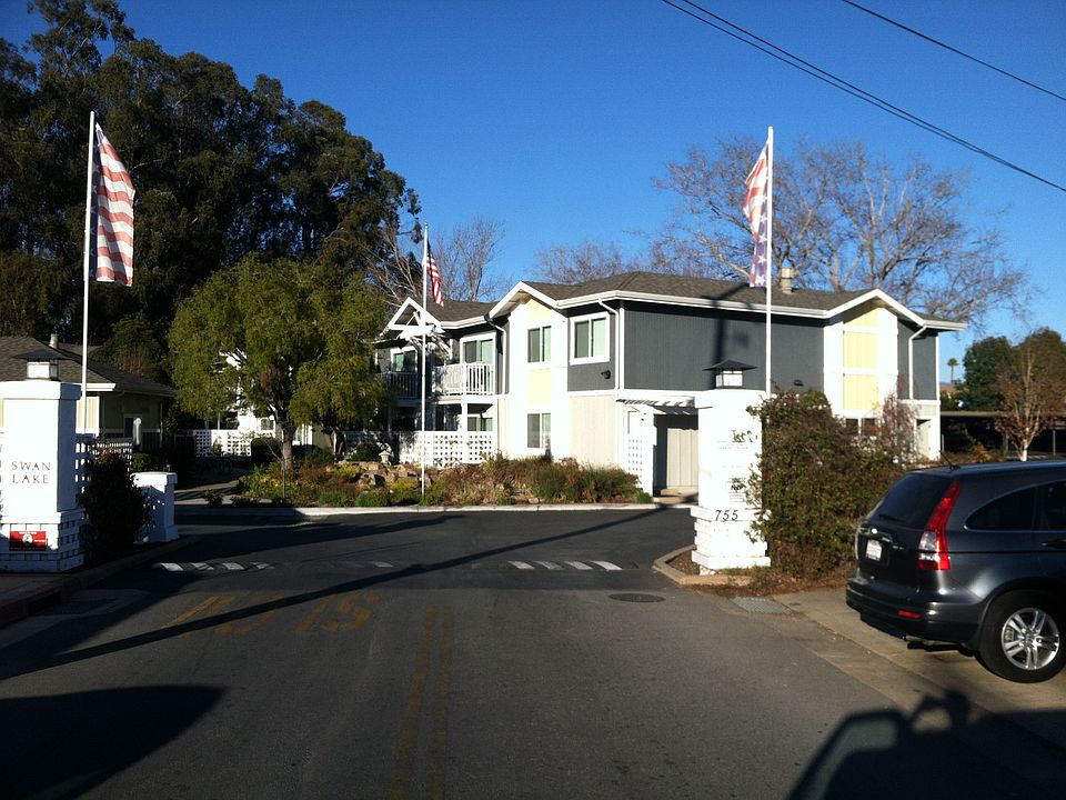 Swan Lake Townhomes