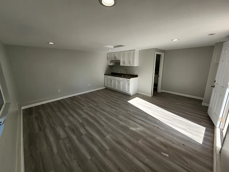 7758 Zelzah Ave — Photo 11