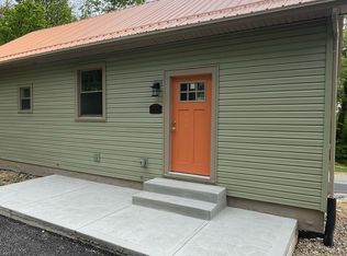1100 Valley Club Dr #A, Irwin, PA
