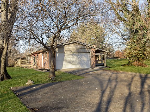 3rd image of 8850 Driftwood Dr