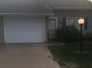 410 Apple Dr, Metamora, IL 61548