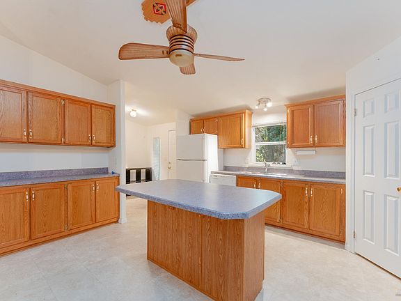 5th image of 24075 Willow Place