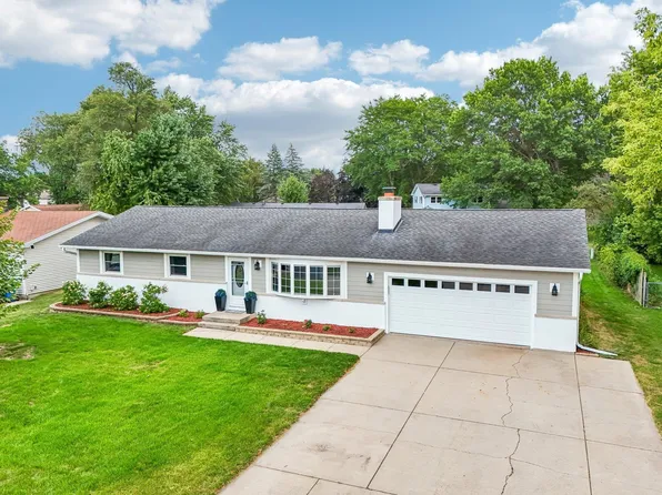 806 South St, Waunakee, WI 53597