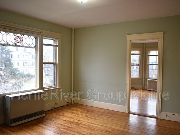 4th image of 48-50 Whitney Ave Unit 2