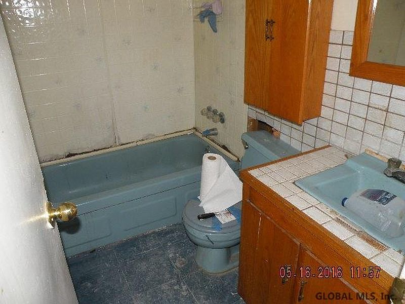 2nd image of 108 S VAN BUREN Avenue