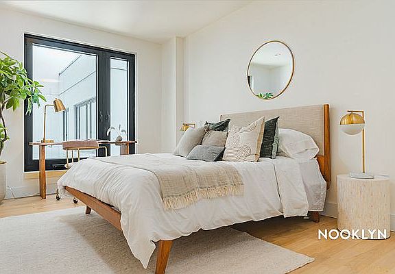 2nd image of 250 Gold St #827