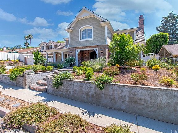 3rd image of 2098 Montrose Dr